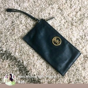 DEAL❗MK Navy Wristlet